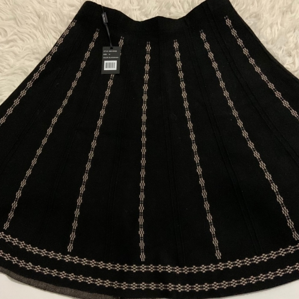 NWOT Vila Milano A-Line flare knit skirt